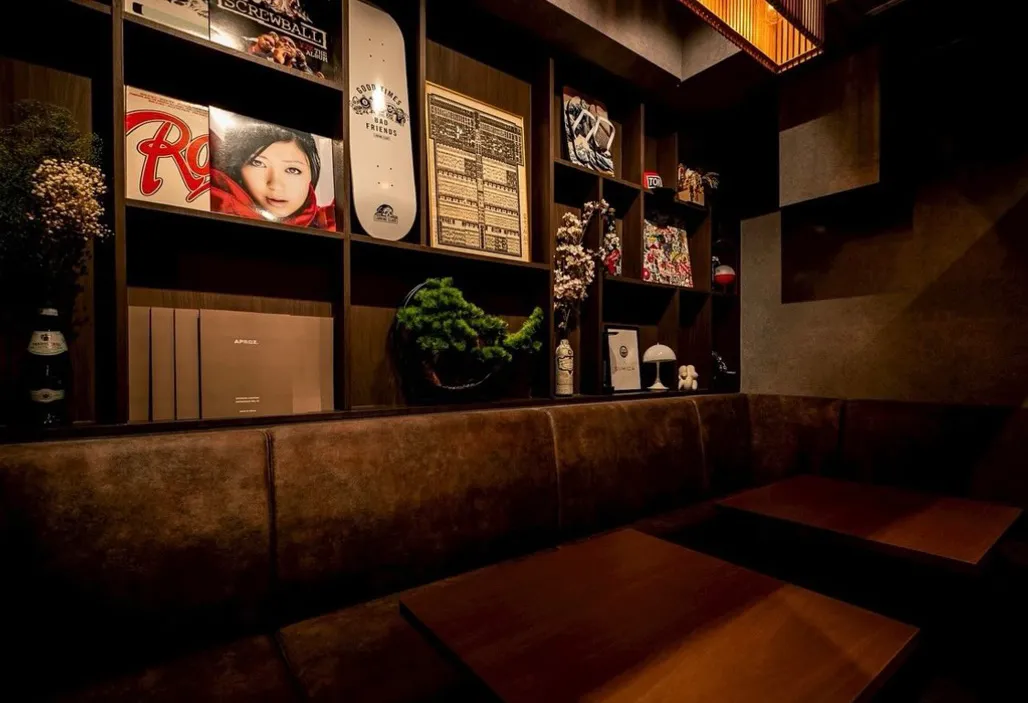落ち着いた雰囲気の店内